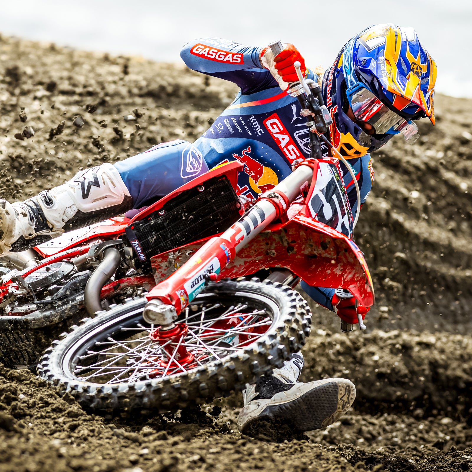 Intro to MX. Motocross rider in GASGAS Gear and the Troy Lee Designs SE5 Helmet