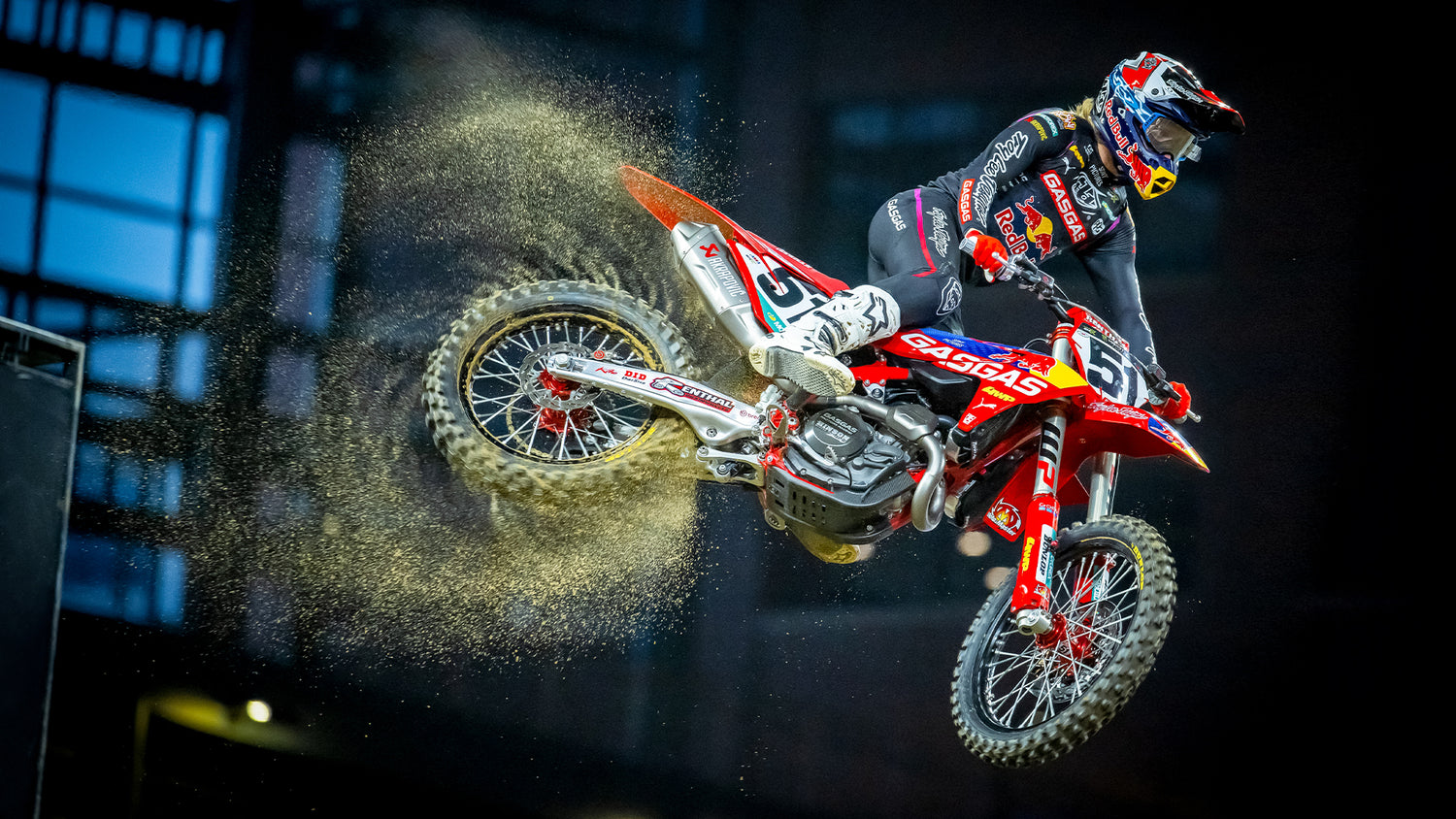 Justin Barcia going over a jump, wearing an SE5 Helmet