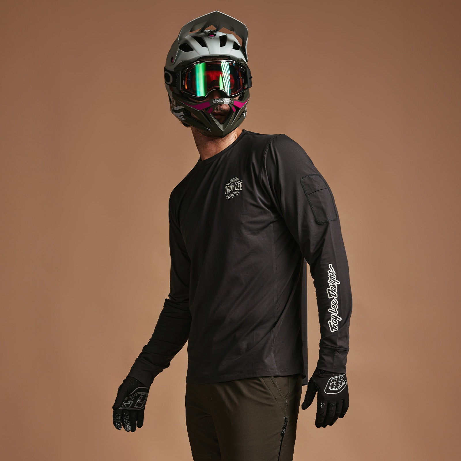 Troy Lee Designs body shot of mtb rider in Ruckus gear