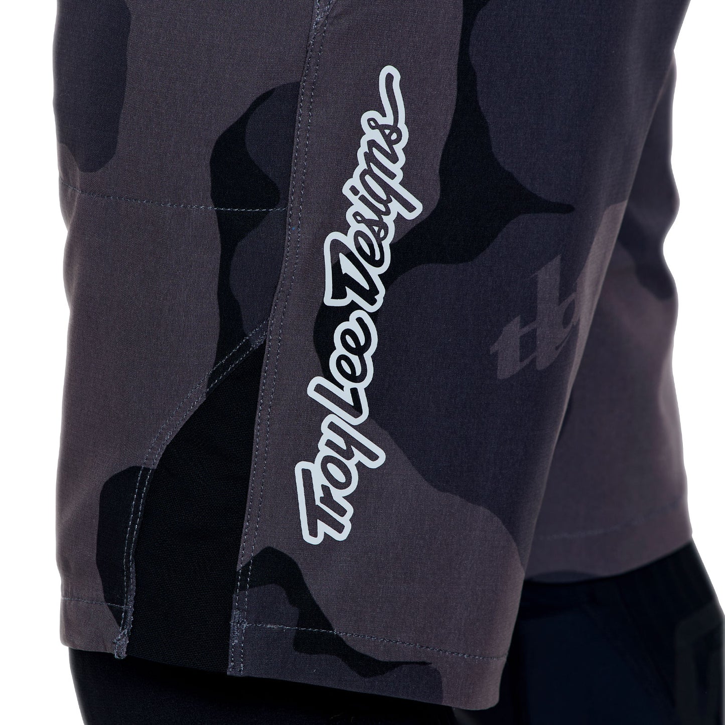 Skyline Pro Short X BN3TH Liner Flow Camo Carbon