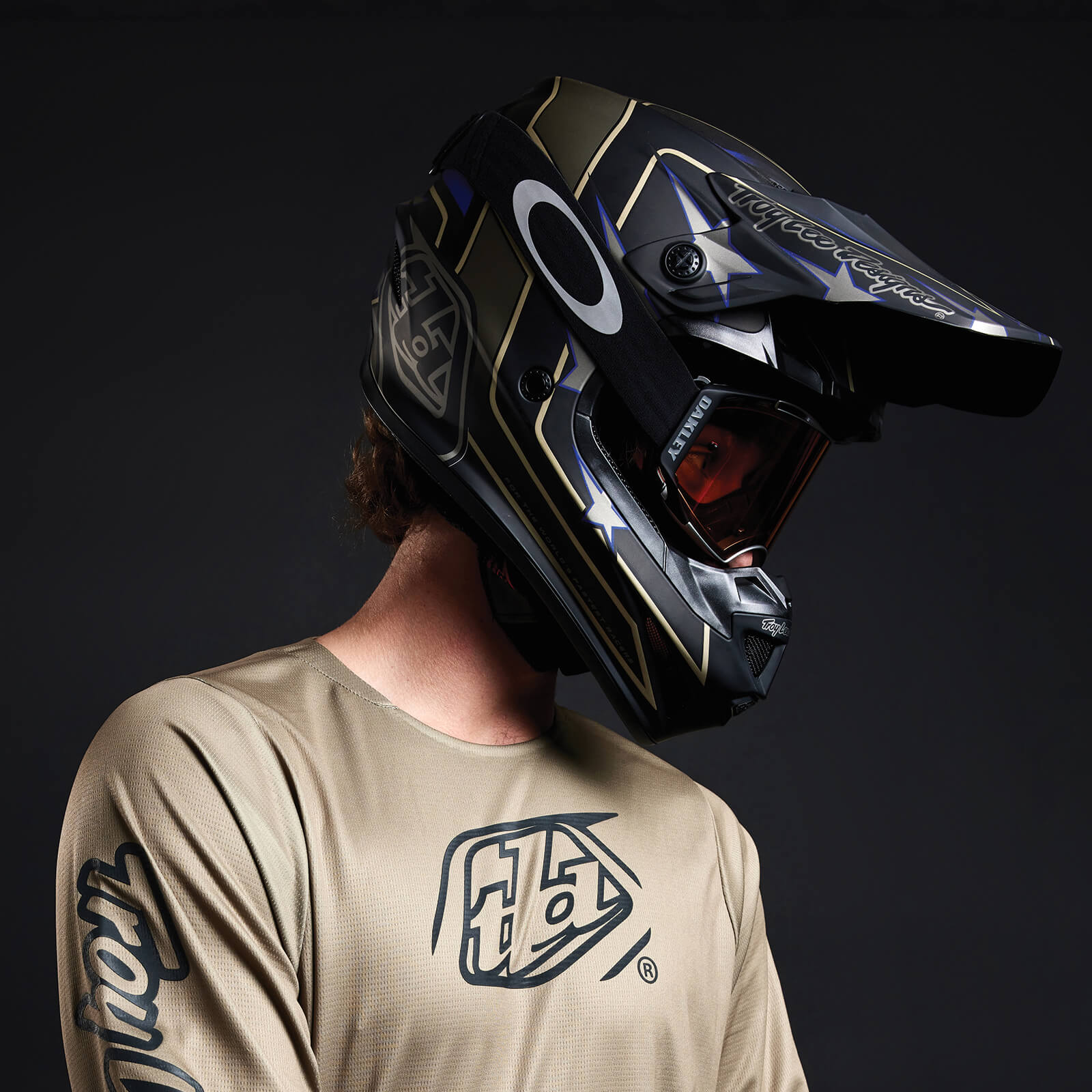 Troy Lee Designs SE4 Poly helmet on rider.