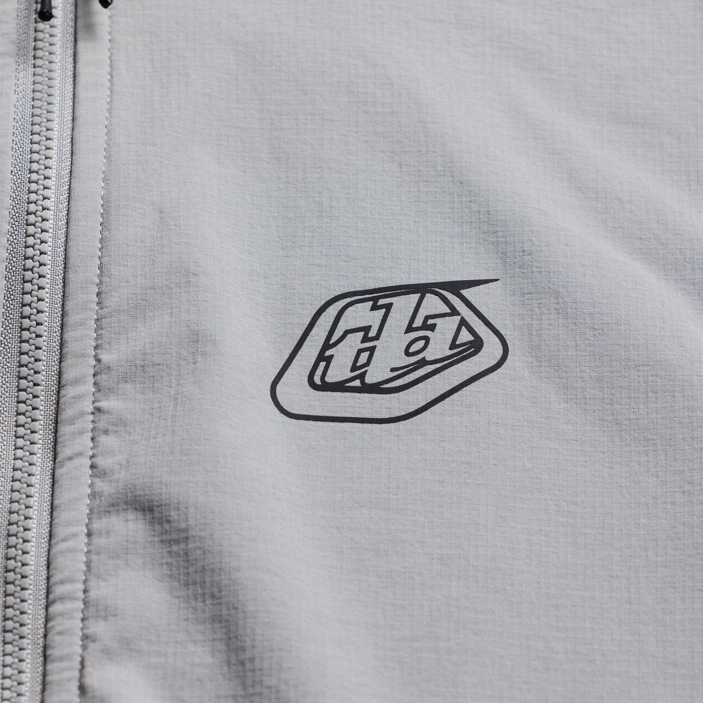 Stage Vest Mono Mid Gray