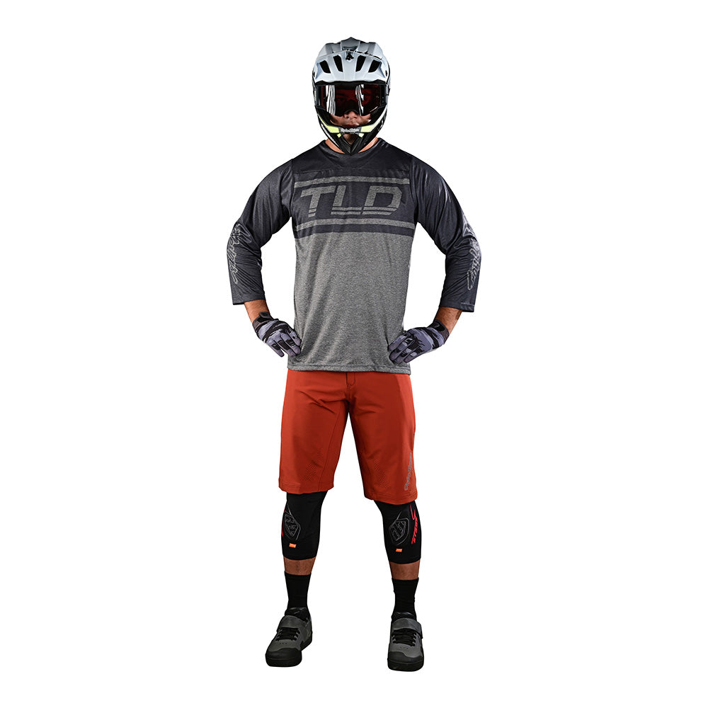 Ruckus Shorts W/Liner Solid Red Clay