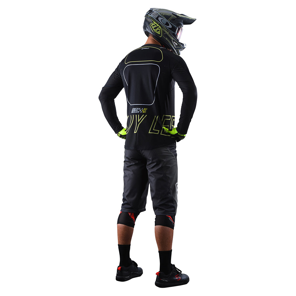 Sprint Short Solid Charcoal